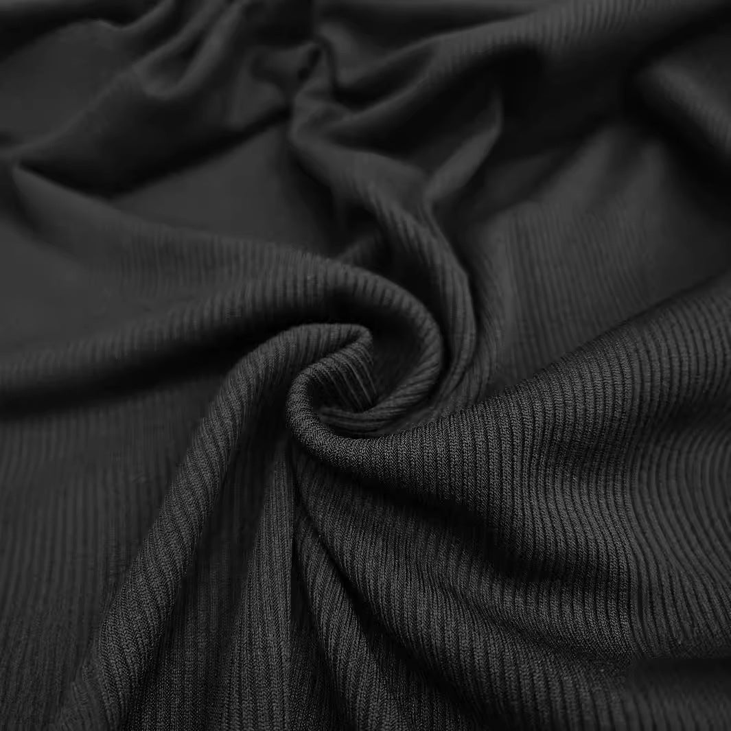 Ensemble Femme Noir Côtelé – T-shirt et Pantalon Confortables pour un Style Élégant et Moderne 1