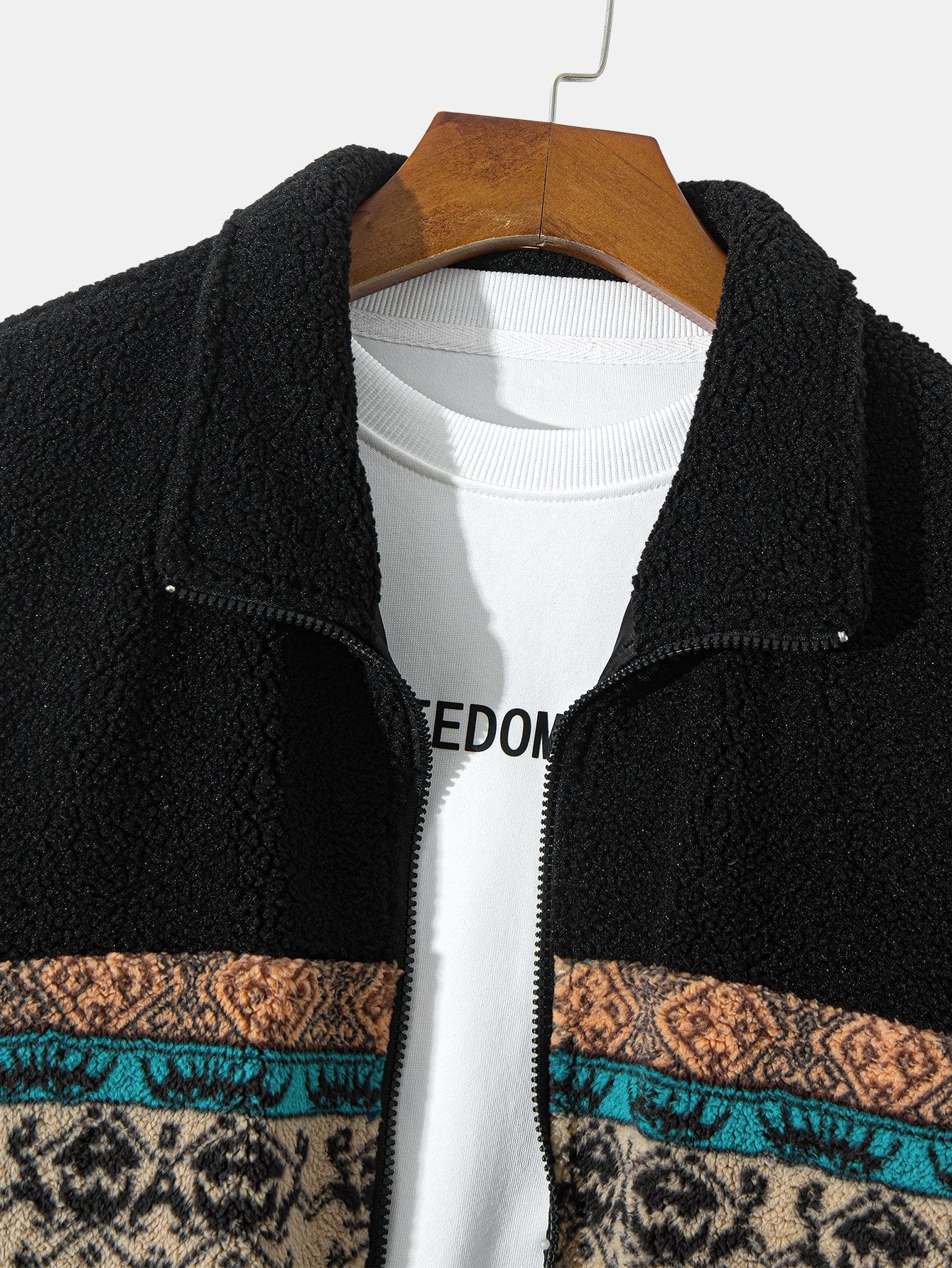 Manteau Hiver Femme en Fleece Teddy avec Imprimé Ethnique – Coupe Relax, Confort Optimal et Style Unique 2